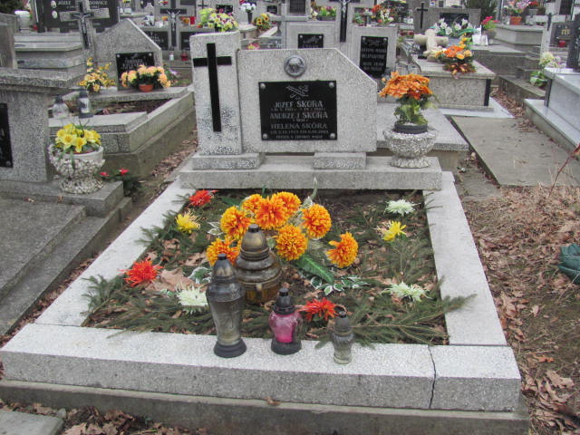 Grób Józef Skóra