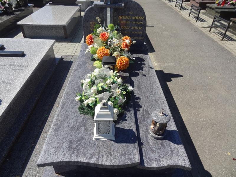 Grób Adolf Mróz