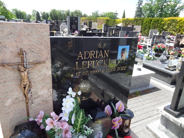 Adrian Lepucki 1999 Jedlicze i Potok - Grobonet - Wyszukiwarka osób pochowanych